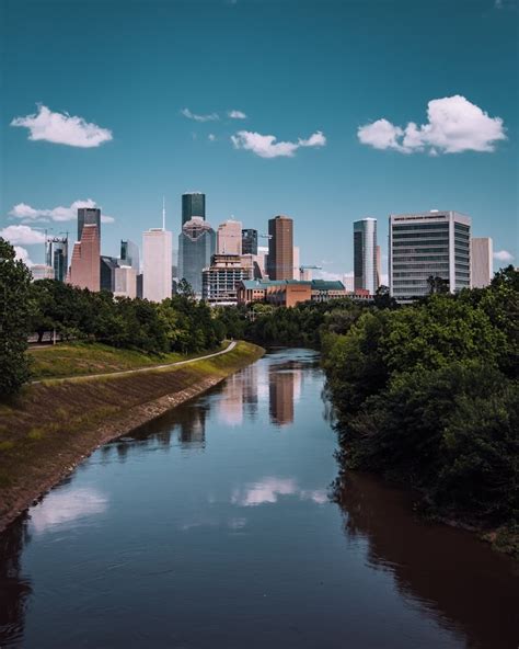 Dallas or Houston: Which City to Visit (2024 Guide)