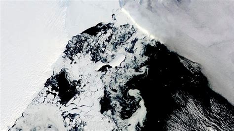 East Antarctic Ice Shelf collapses for the first time in Human History