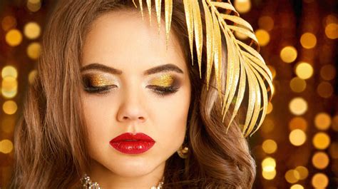 New Year’s Eve Makeup Tutorial | Gold Glitter Cut Crease With Red Lips