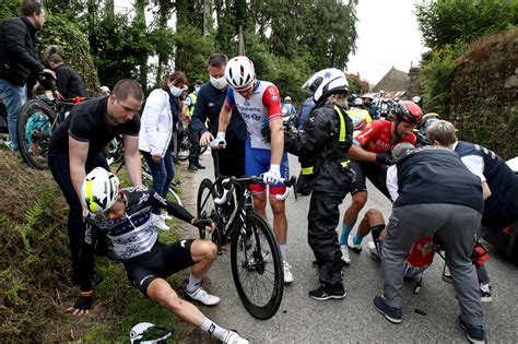 Riders criticise crash-marred stage 3 final at the Tour de France ...