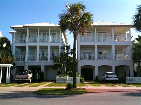 these beach houses in Destin are AWESOME. wish they could be my ...