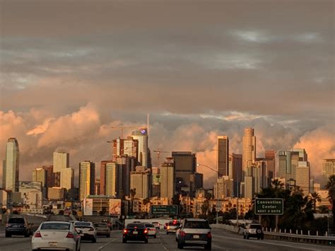 Wild weather downtown Los Angeles : r/LosAngeles