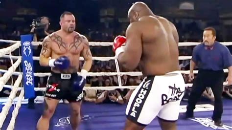 Media - Bob Sapp is in freaking shape...Towers over Dustin | Sherdog ...