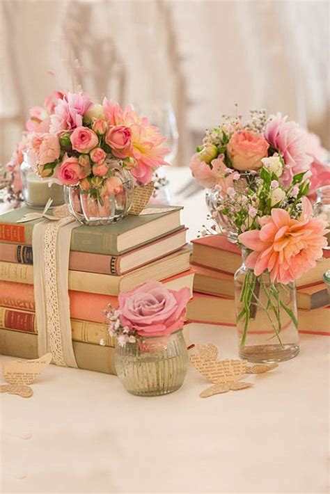 39 Chic Book-Themed Wedding Ideas - Weddingomania