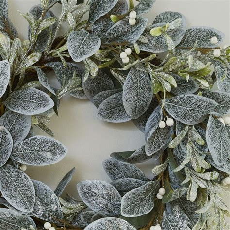 Frosted Mistletoe Christmas Wreath - Primrose & Plum