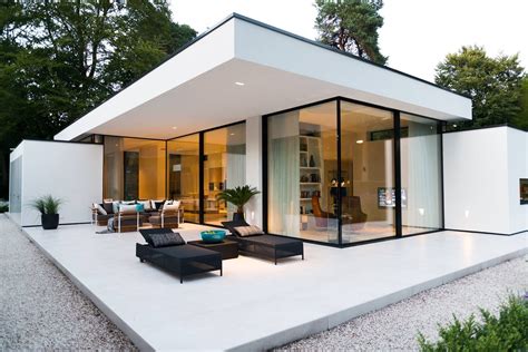 Pin by Carine Ducheyne on Exterior// | Glass house design, Modern bungalow, Modern house design