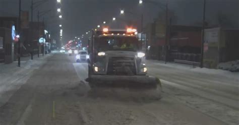 Over 200 snow vehicles deployed to clear residential areas - CBS Chicago