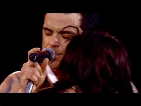 Robbie Williams | Come Undone | Live At Knebworth 2003 - YouTube