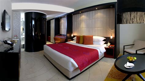 Luxury Rooms and Signature Suites - THE Park Kolkata