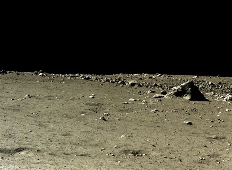 China releases HD true color images of lunar surface (13) - People's Daily Online