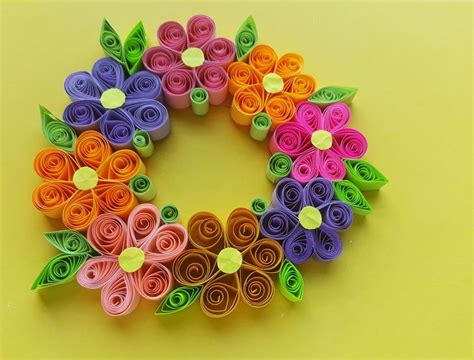 Paper quilling wreath with easy quilled paper flowers – Artofit