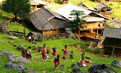 Hang Tau - Pristine village in Moc Chau