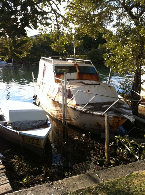 Boat wreck in Wynnum | Fishing boats, Boat