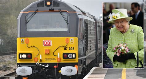 The Queen arrives in Somerset on the Royal train