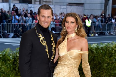 Tom Brady Wife / Tom Brady S Wife Gisele Shares Emotional 43rd Birthday ...