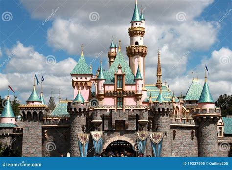 Princess Castle In Disneyland Editorial Image - Image: 19337595