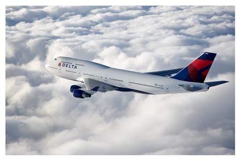 Boeing 747 Delta Airlines HD desktop wallpaper : Widescreen : High Definition : Fullscreen