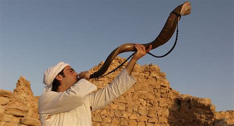 Shofar Blowing In The Bible at John Hale blog