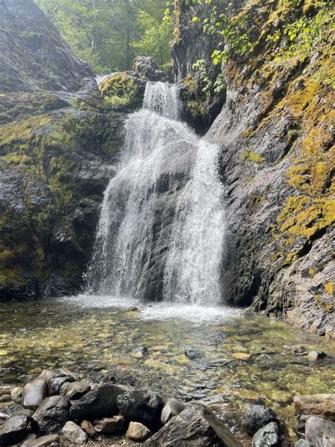 4 Incredible Mount Shasta Waterfalls - Lita of the Pack