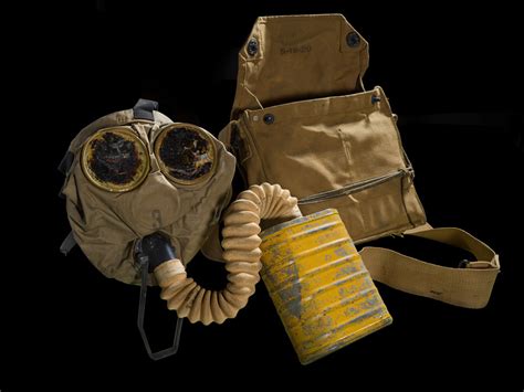 Gas Mask, Type C.E., United States Army | National Air and Space Museum