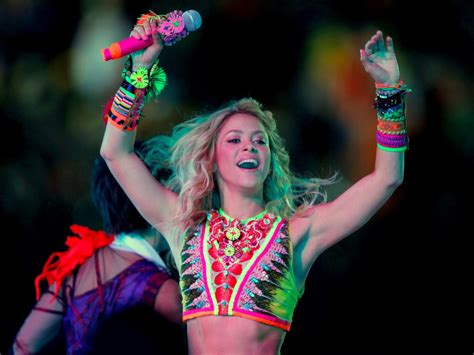 Shakira: Shakira Dancing Pictures