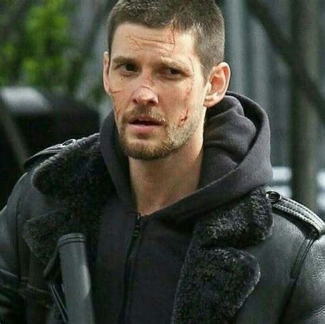 PERO QUÉ NARICES ES ESTO 😐 THE PUNISHER/BEN BARNES MAL CARACTERIZADO. | •MARVELESA• Amino