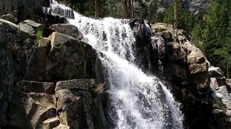 11 Best Emerald Bay Lake Tahoe Waterfalls - Hike | Trail - Hippo Haven