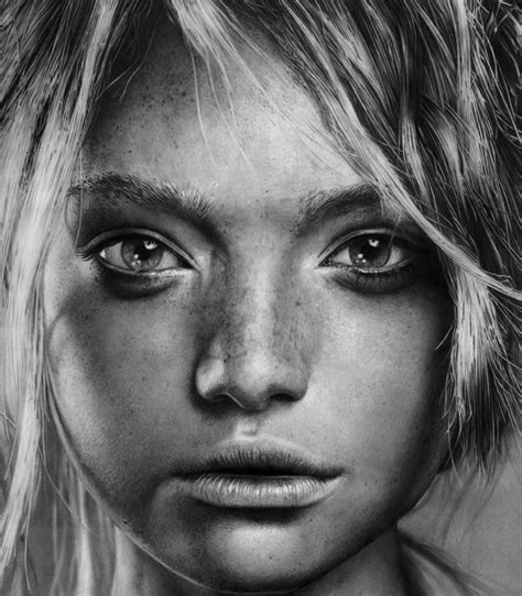 Mesmerizing Hyper-Realistic Pencil Portraits