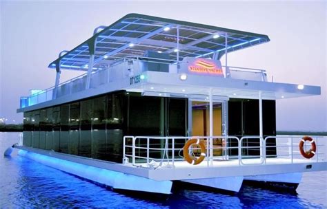 Catamaran Houseboat Sailboat in 2021 | House boat, Houseboat living, Floating house