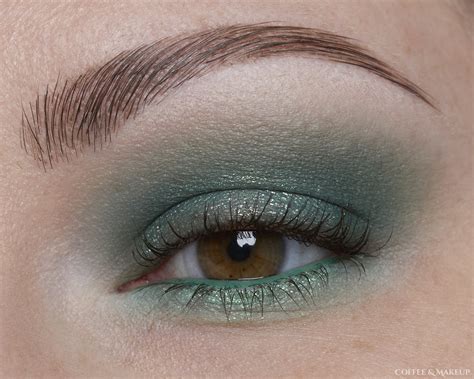 Forest Green Eyeshadow Look - Coffee & Makeup