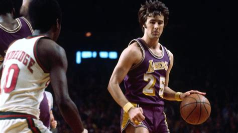 Top 10 Los Angeles Lakers of All Time - HowTheyPlay