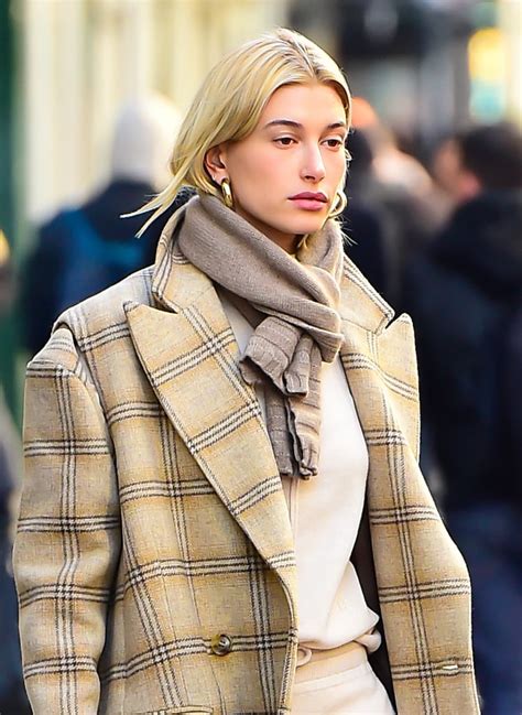 Hailey Baldwin No Makeup Vogue Cover | POPSUGAR Beauty Photo 4