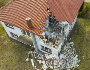 6 Clear Signs of Roof Wind Damage | Bert Roofing