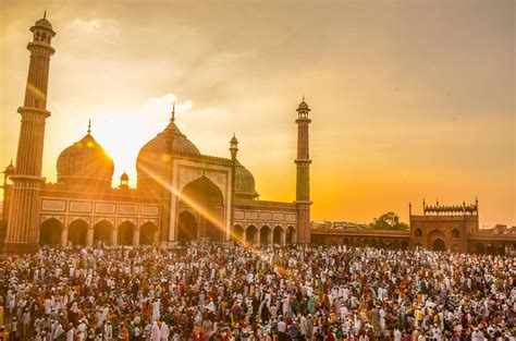 Simak! Kementrian Agama Keluarkan Peraturan Pengeras Suara Masjid Saat ...