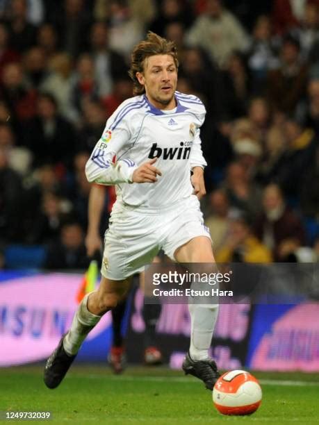 Gabriel Heinze Real Madrid Photos and Premium High Res Pictures - Getty Images