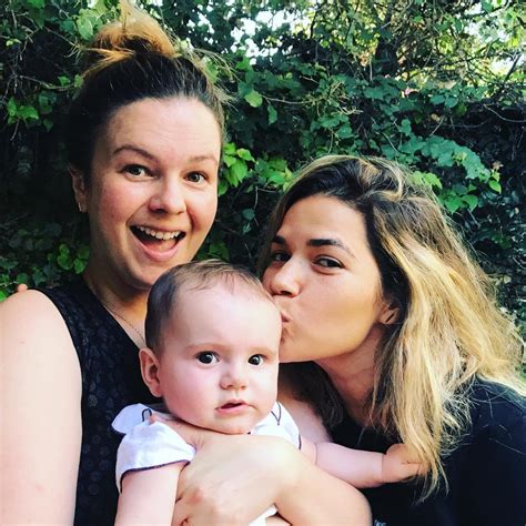 America Ferrera kisses Amber Tamblyn's daughter in new photo - Reality TV World