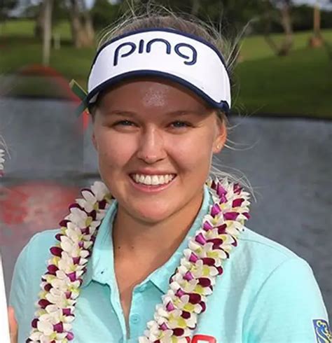 Brooke Henderson [Golfer] Age, Dating Status, Net Worth, Family