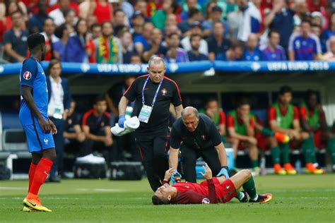 Cristiano Ronaldo exits Euro 2016 final with knee injury - SBNation.com