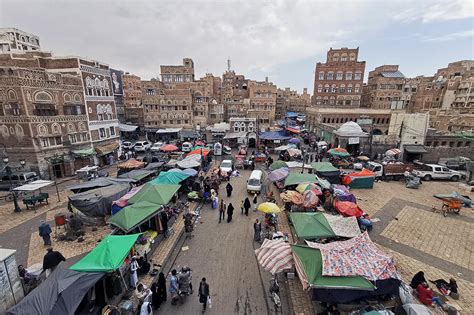 Yemen’s Old City of Sana’a: Stripped of Its Identity - Malcolm H. Kerr ...