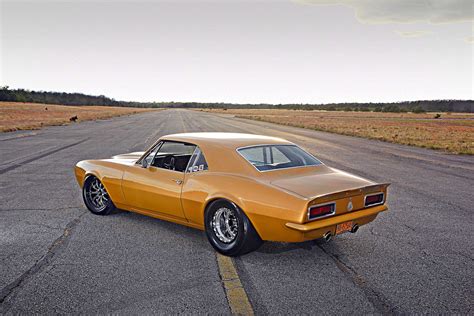 1967 Camaro with 800hp big-block blends Pro Street with Pro Touring