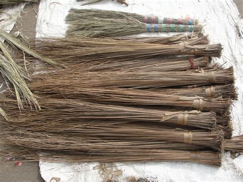 File:Aerial view of broom stall.jpg - Wikimedia Commons