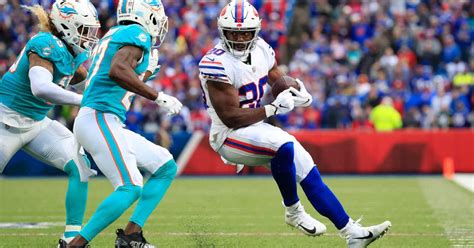 Bills' injury updates: Zack Moss, Tremaine Edmunds to miss practice