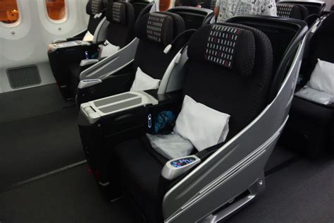 Flight Review: Japan Airlines (JAL) Business Class Boeing 787 BKK to KIX - Efficient Asian Man