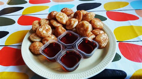 Today's healthy dinner: mini pancakes with syrup from Burger King : r/shittyfoodporn