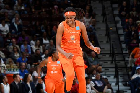 Jonquel Jones Re-Signs With Connecticut Sun For Two Years | Def Pen