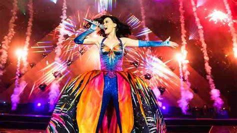 Katy Perry Brings the House Down for Halftime Performance in Super Bowl ...