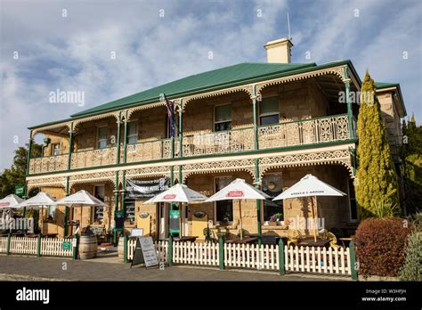 Richmond Tasmania, Richmond Arms hotel and pub in this historic village ...