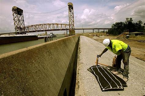 Levee Repair Work Continues In New Orleans Photos and Images | Getty Images