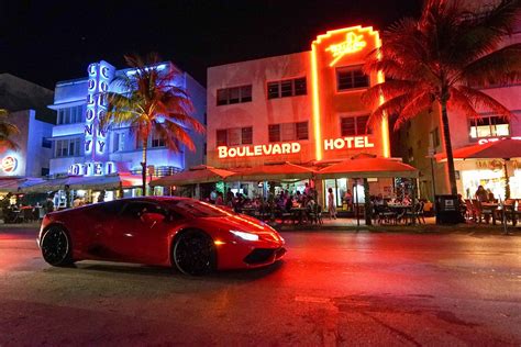 Nightlife on the strip | Beach at night, Ocean drive miami, Miami beach