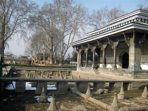 A Kashmiri Photo Story (4) - Shalimar Bagh Srinagar - The Travelling Squid